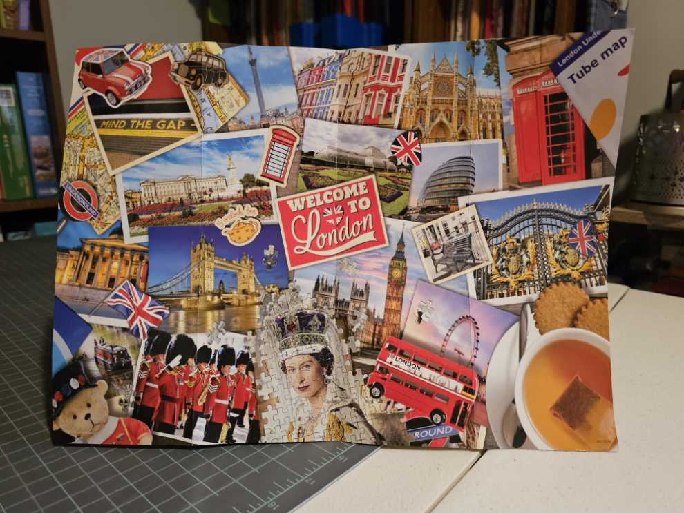 London Bus - EuroGraphics puzzle collectible [Barcode 628136657792] - Main Image 4