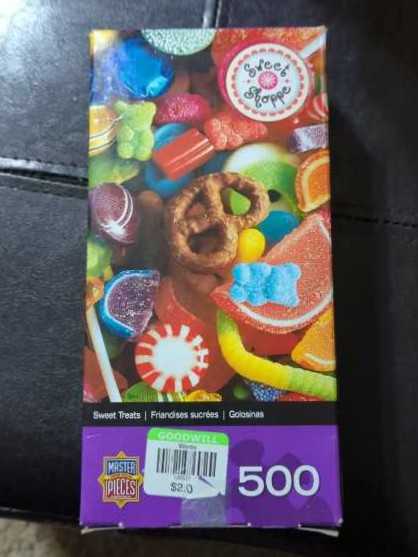 Disney 100: Puzzle & Colouring Book 