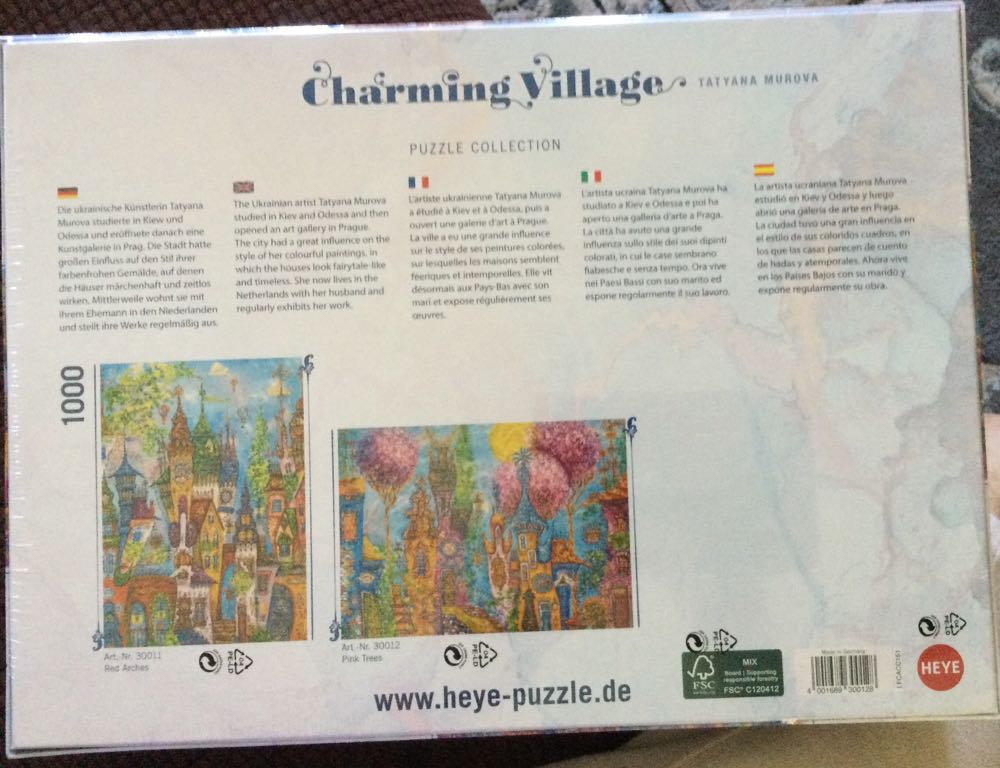 Charming Village - Pink Tree - HEYE puzzle collectible [Barcode 4001689300128] - Main Image 2