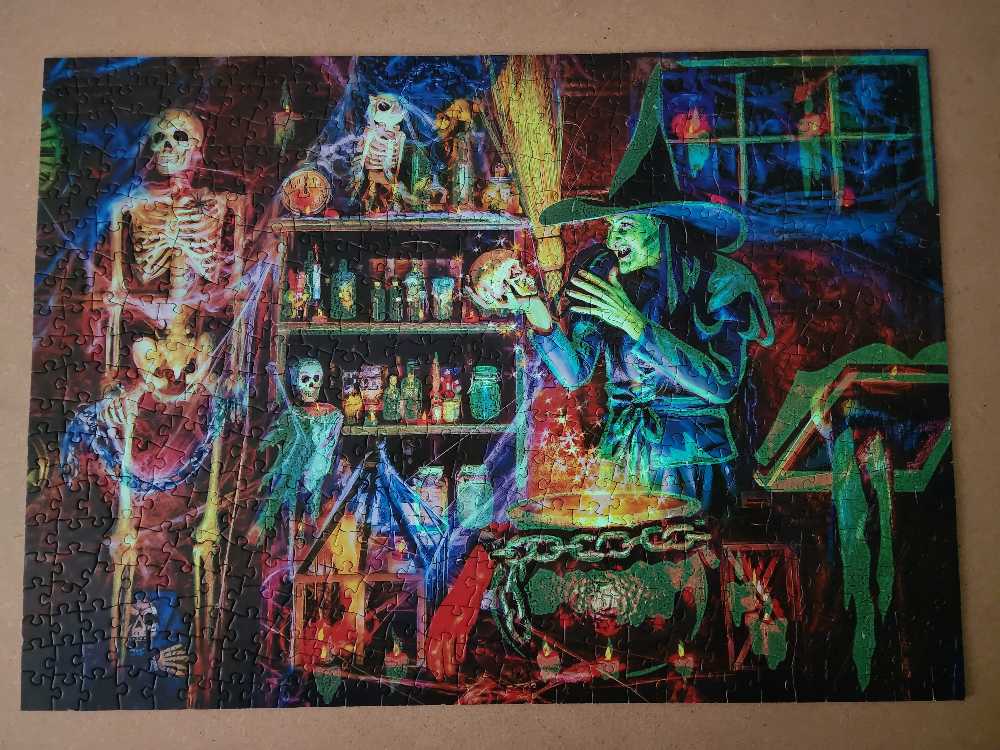  On a Scary Night In October - MasterPieces puzzle collectible [Barcode 705988322716] - Main Image 2