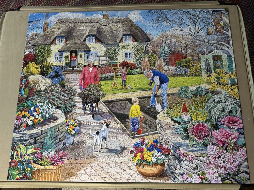 Grandpa’s Garden - White Mountain puzzle collectible [Barcode 724819266401] - Main Image 2