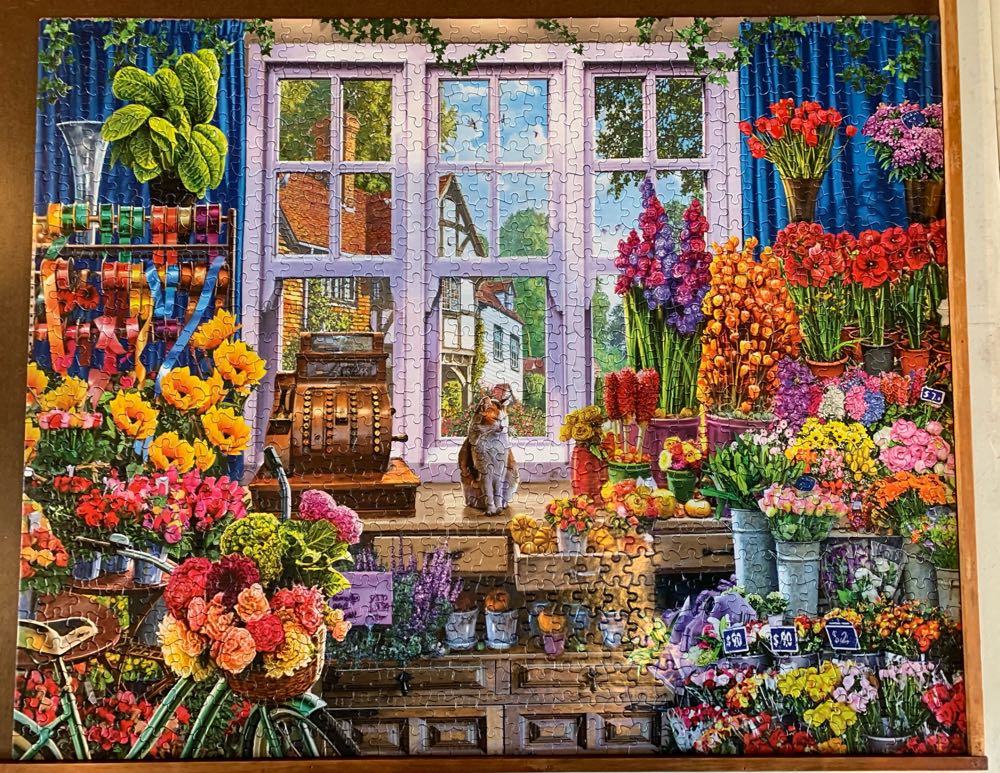 Flower Shoppe - White Mountain puzzle collectible [Barcode 724819260386] - Main Image 2