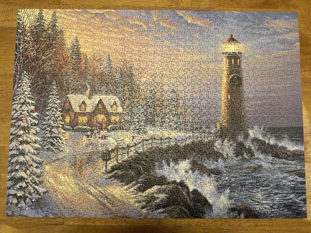 Holiday Christmas Lighthouse - Ceaco 🇺🇸 puzzle collectible [Barcode 021081333146] - Main Image 2