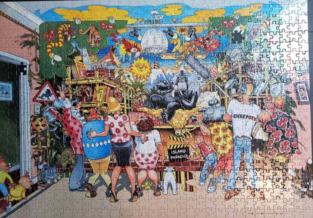 What Everybody Looking At  - Wasgij puzzle collectible - Main Image 2