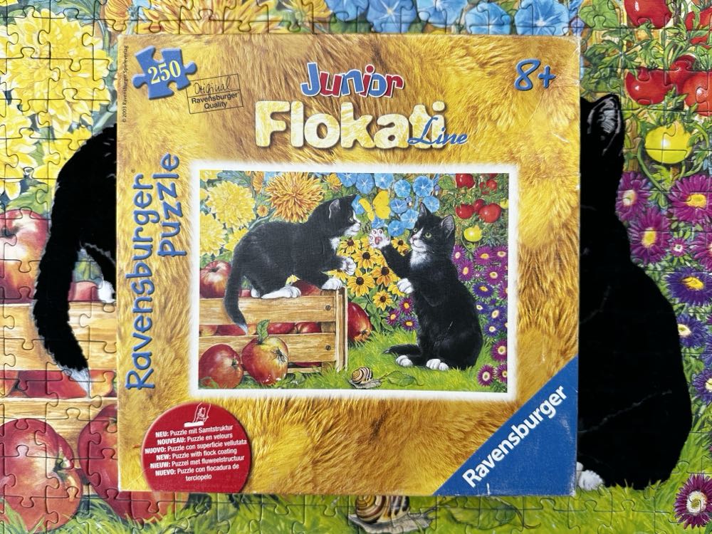 Junior Flokati - Playful Kittens - Ravensburger puzzle collectible [Barcode 4005556128532] - Main Image 4