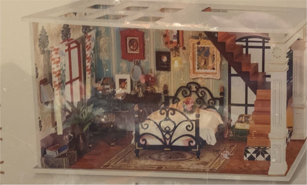 Disney Thomas Kinkade - 4 Puzzles Alice In Wonderland Mickey And Minnie & Beauty And The Beast