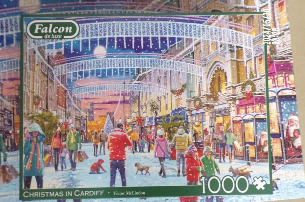 Christmas In Cardiff - Falcon de luxe puzzle collectible [Barcode 8710126113936] - Main Image 4