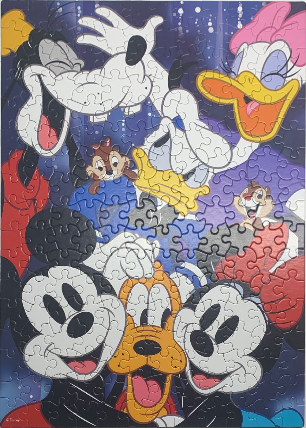 Mickey And Friends Selfie -  Ceaco puzzle collectible [Barcode 021081223744] - Main Image 3