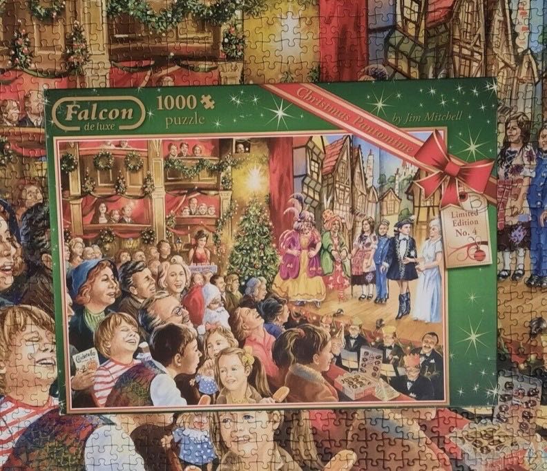 Christmas Pantomime - Falcon de luxe puzzle collectible [Barcode 8710126110829] - Main Image 4