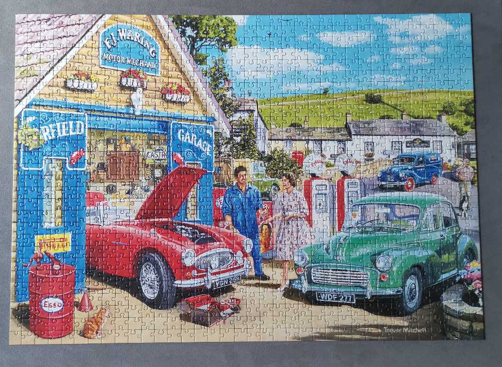 At The Garage - F X Schmid puzzle collectible [Barcode 4050368082718] - Main Image 2