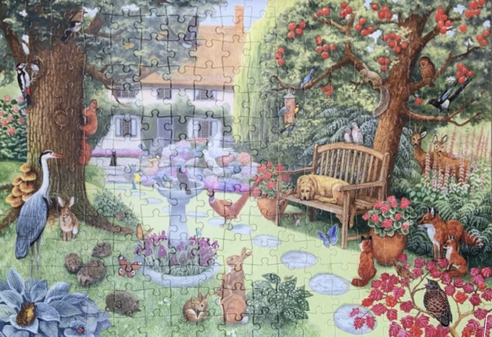 English Country Garden NMOL - Falcon de luxe puzzle collectible - Main Image 3