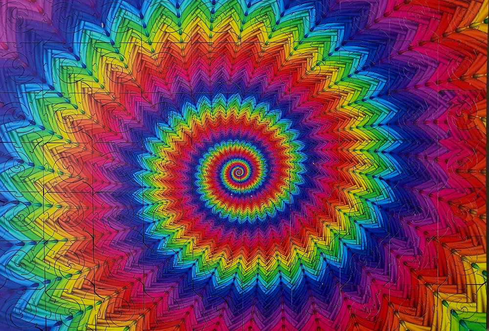 Hypnotic Spiral - Wentworth puzzle collectible [Barcode 6050265379759] - Main Image 2