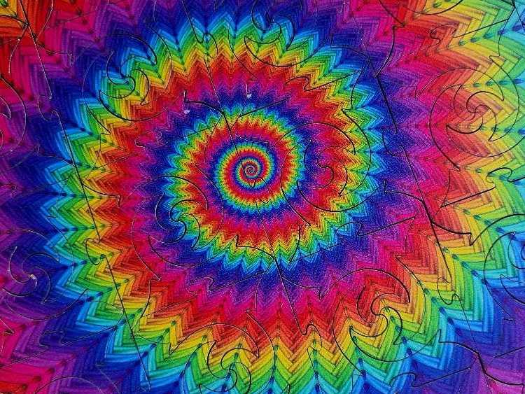 Hypnotic Spiral - Wentworth puzzle collectible [Barcode 6050265379759] - Main Image 3