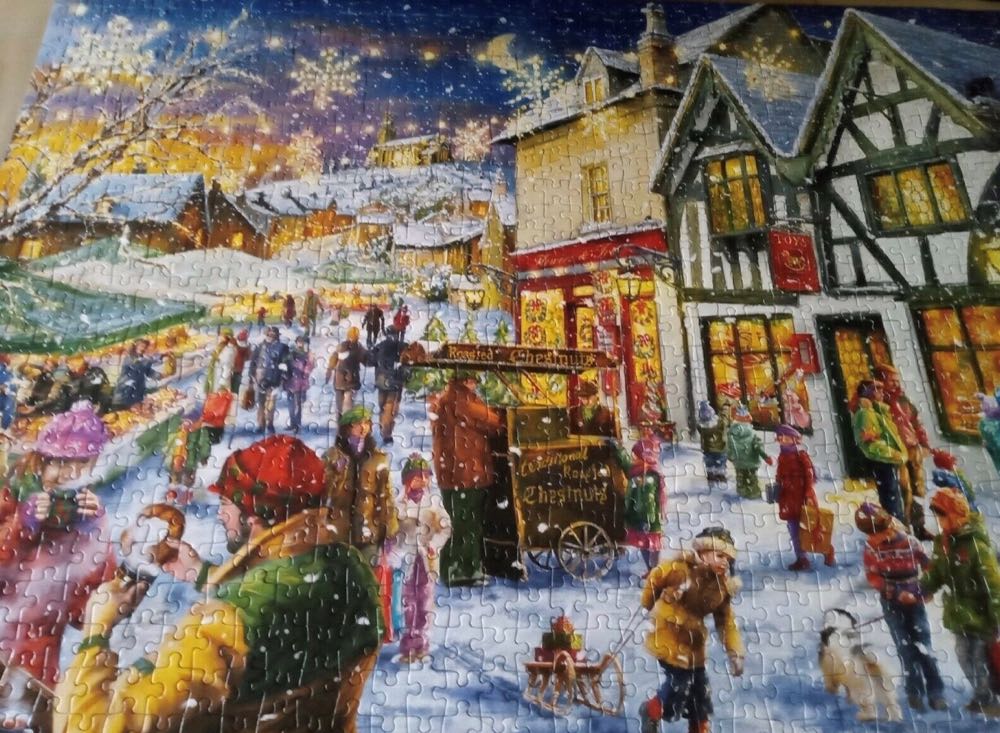 G2009 Christmas Cheer Limited Edition - Gibsons puzzle collectible [Barcode 5012269020090] - Main Image 3