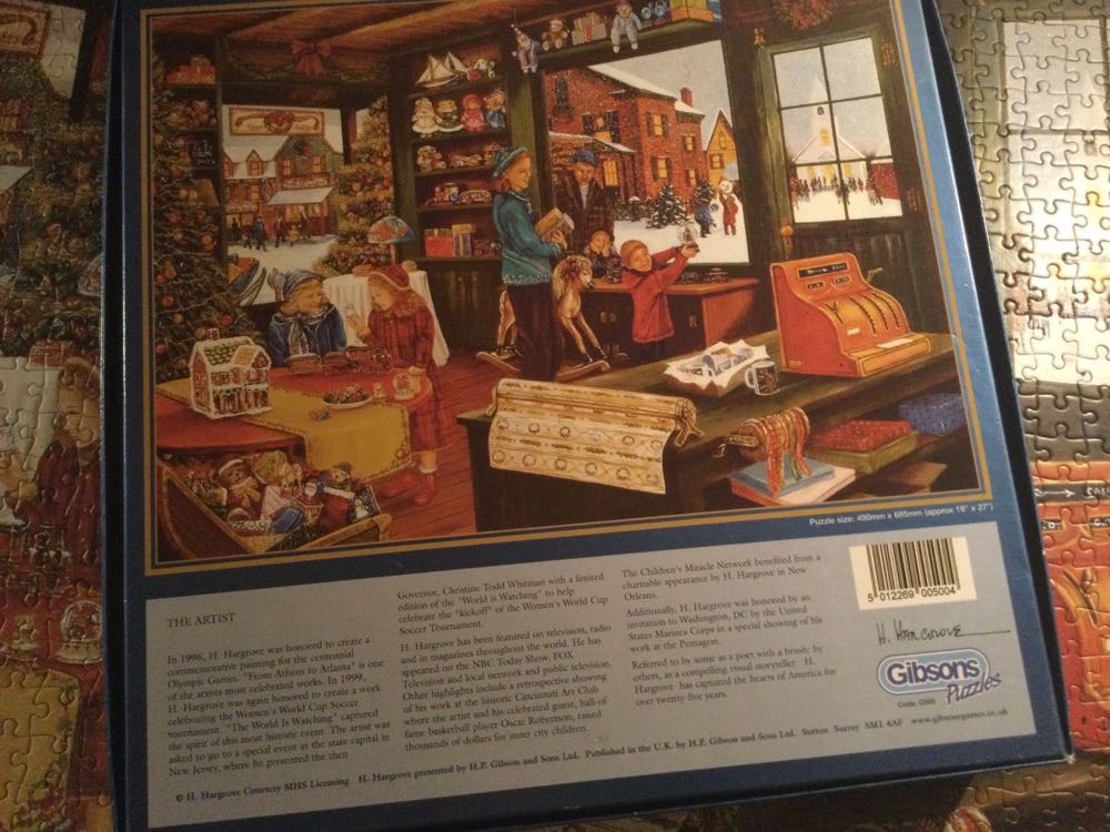 Christmas Shopping - Gibsons puzzle collectible - Main Image 4