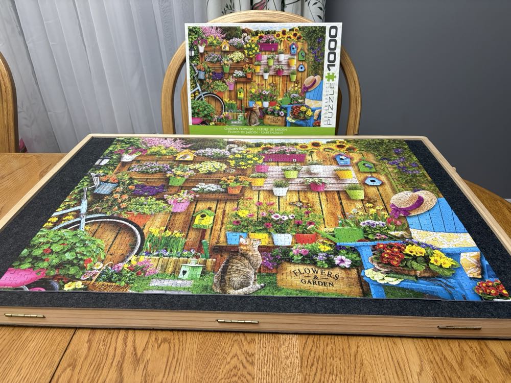 Garden Flowers  - Eurographics puzzle collectible [Barcode 628136657747] - Main Image 2