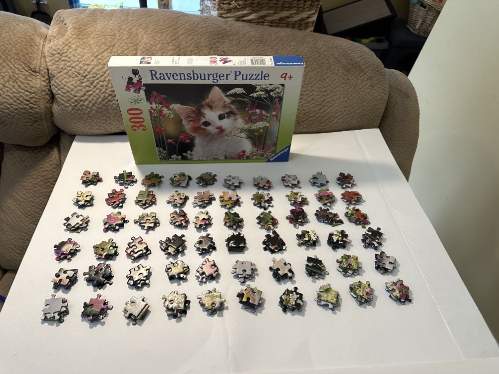 Flowery Kitty-NEW - Ravensburger puzzle collectible [Barcode 4005556130344] - Main Image 3