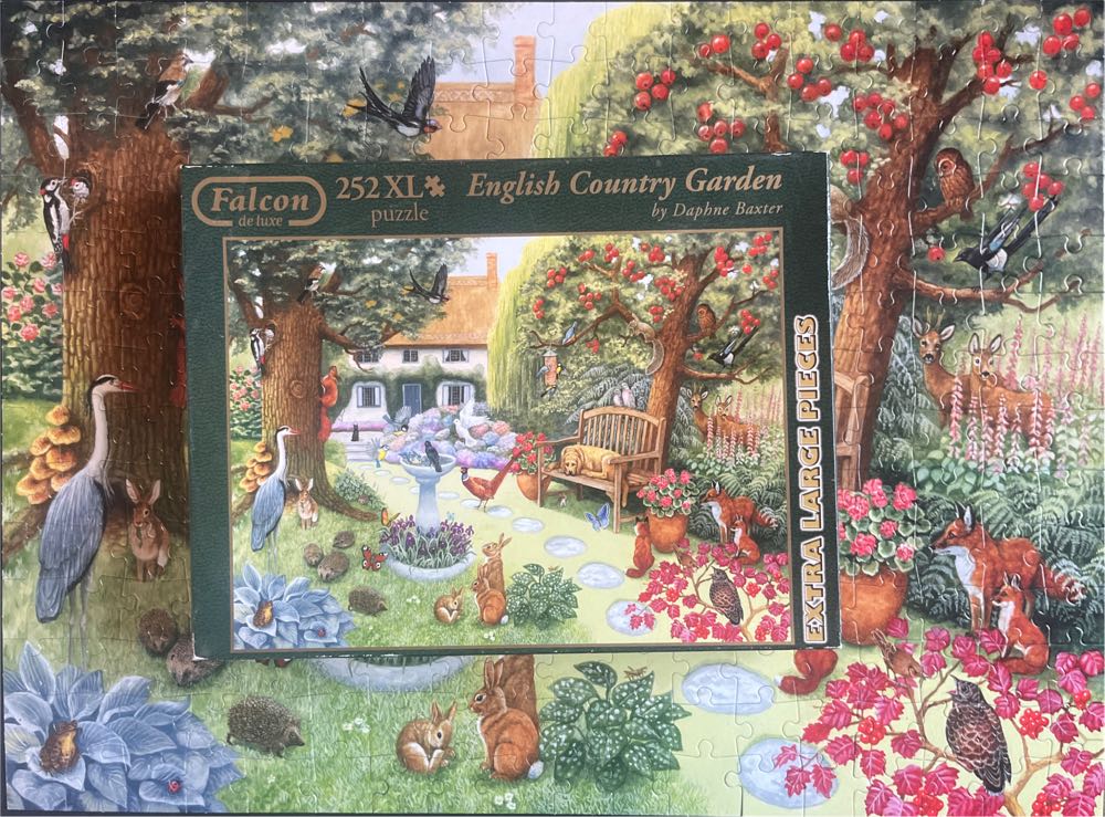 English Country Garden 🟦 - Falcon de luxe puzzle collectible [Barcode 8710126110096] - Main Image 4