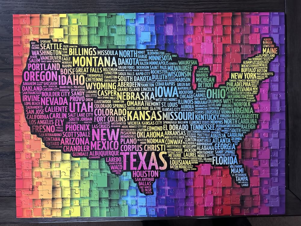 Rainbow Map - Rose Art puzzle collectible [Barcode 4895145438803] - Main Image 3