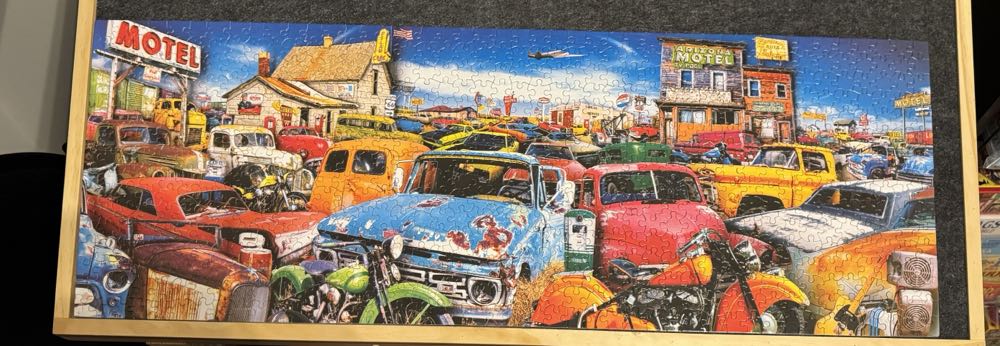 Velo City Limits - White Mountain Puzzles, Inc. puzzle collectible [Barcode 724819253050] - Main Image 2