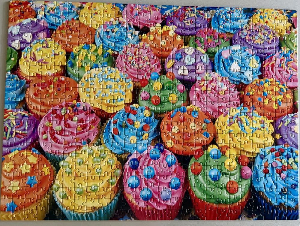 Colorful Cupcakes - Clementoni puzzle collectible [Barcode 8005125350575] - Main Image 2