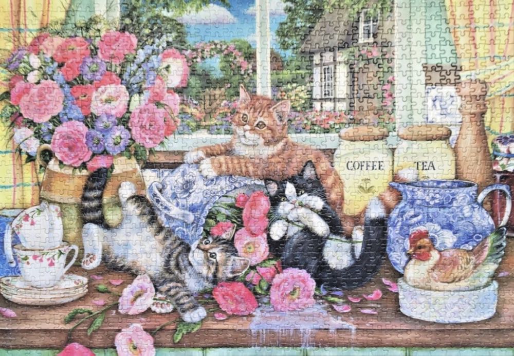 When The Mouse Is Away - Gibsons 🇬🇧 puzzle collectible [Barcode 5012269060133] - Main Image 4