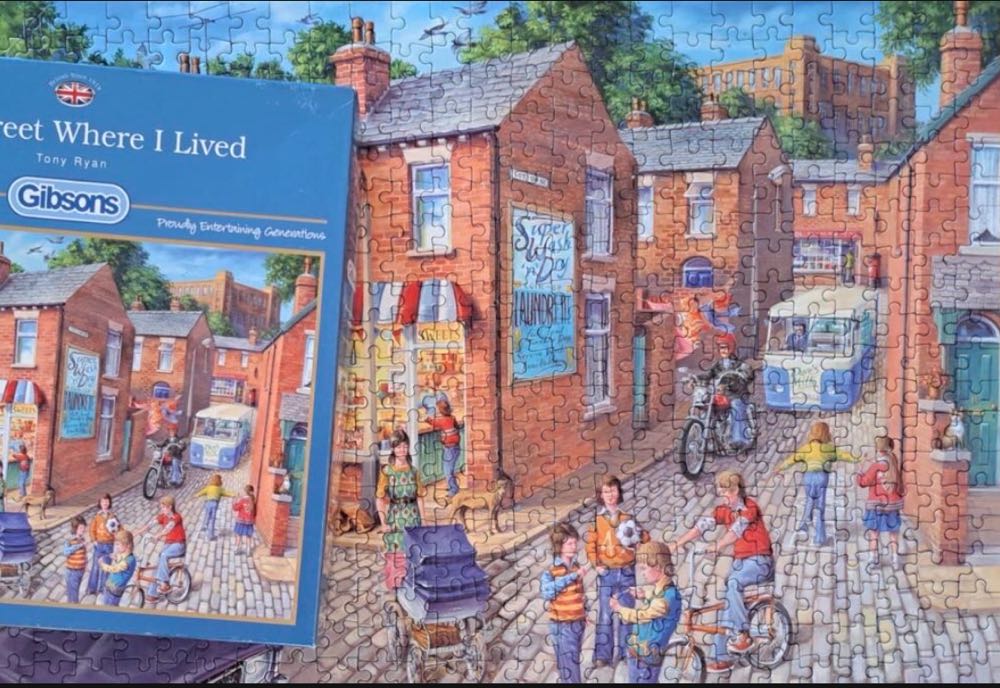 The Street Where I Lived - Gibsons puzzle collectible [Barcode 5012269030570] - Main Image 4