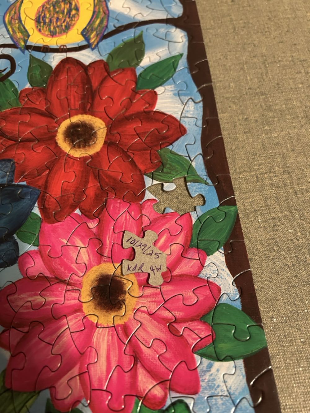 Family Tree - Bits & Pieces puzzle collectible [Barcode 192949072351] - Main Image 3