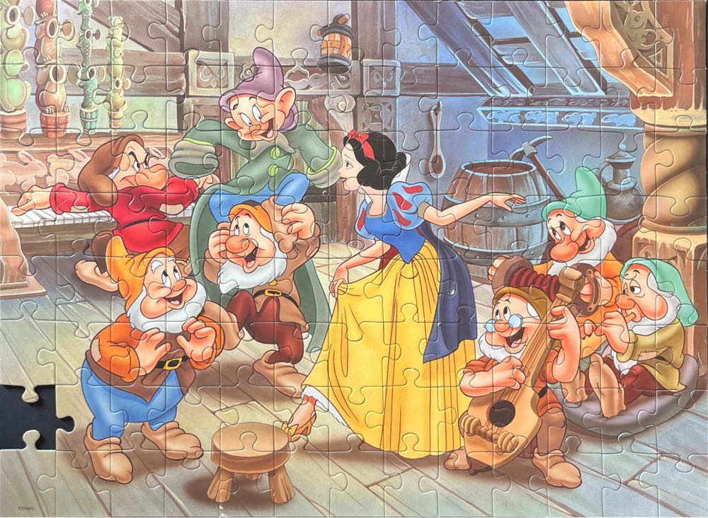 Snow White Dancing🟦 - Ravensburger puzzle collectible - Main Image 3