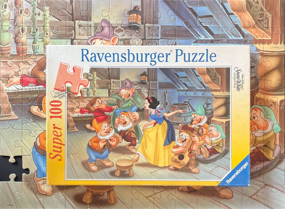 Snow White Dancing🟦 - Ravensburger puzzle collectible - Main Image 4