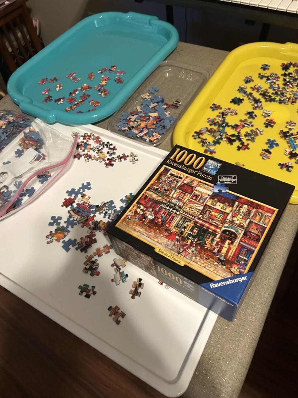 Streets Of France - Ravensburger puzzle collectible - Main Image 3