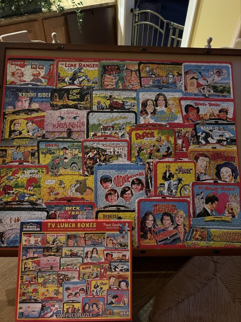 TV Lunch Boxes -selling  - White Mountain puzzle collectible [Barcode 724819262434] - Main Image 3