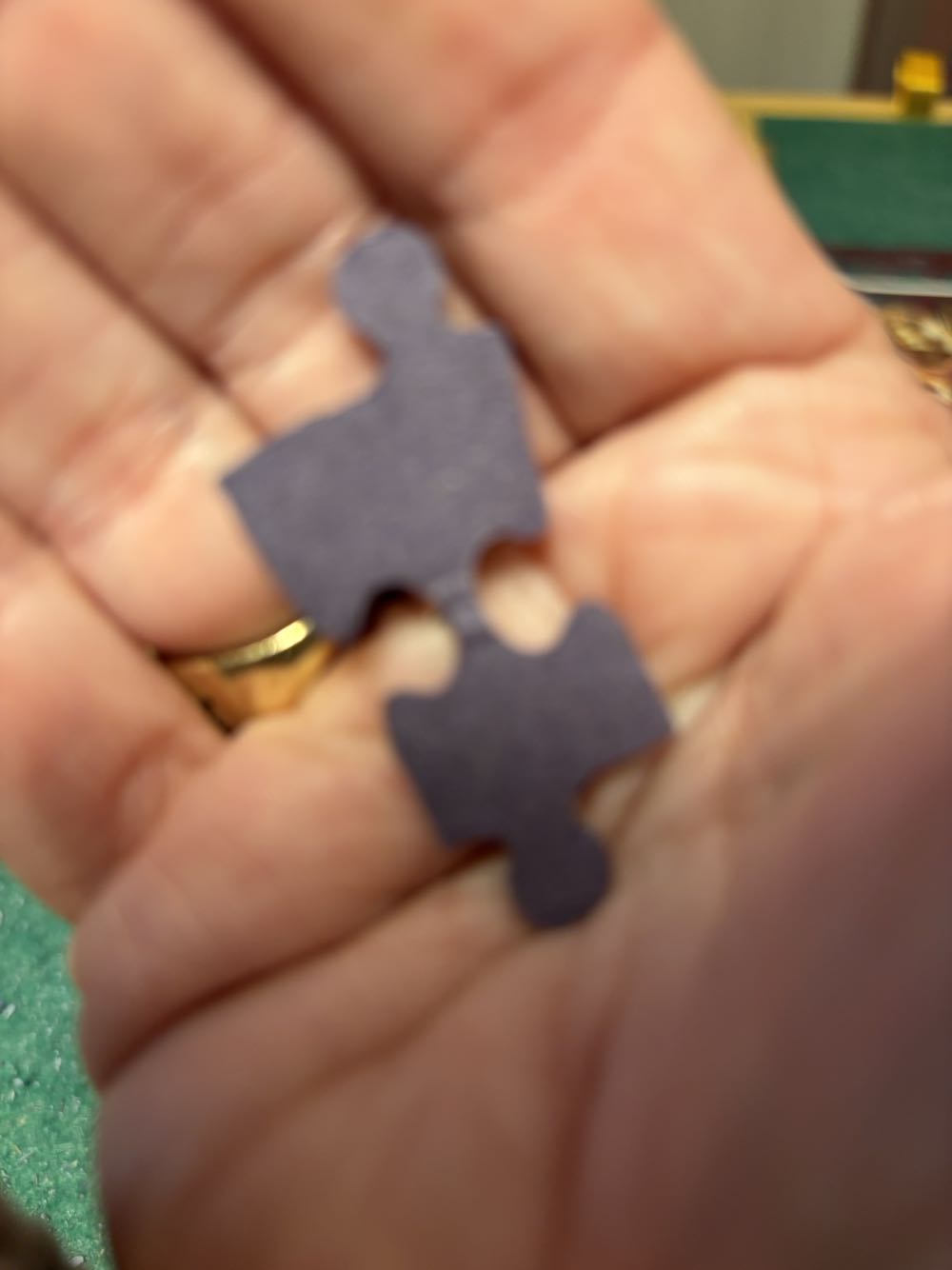 Poker Dogs - White Mountain puzzle collectible [Barcode 724819266975] - Main Image 3