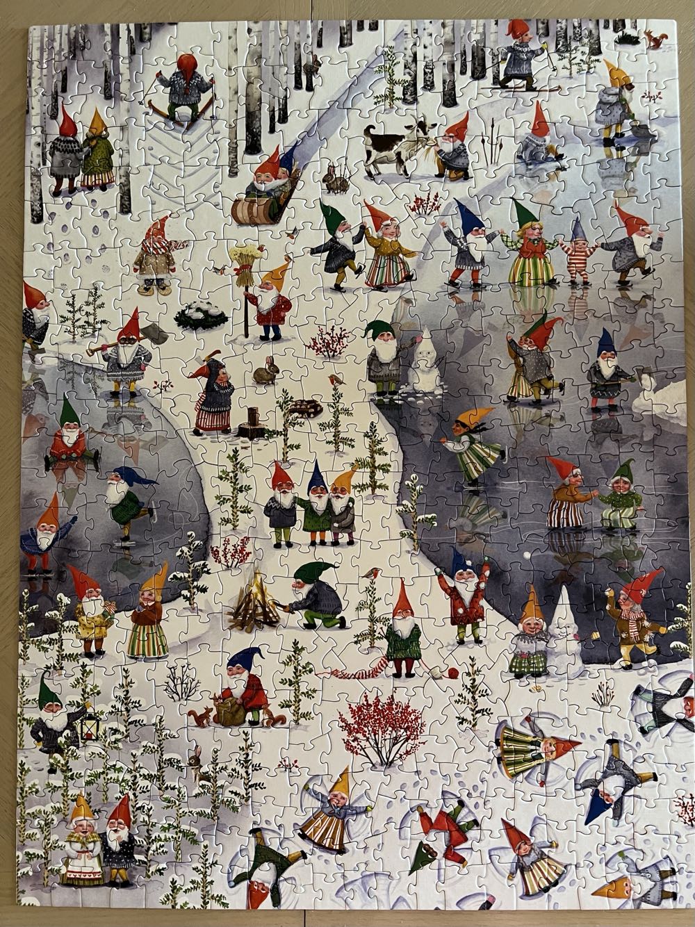 Winter Gnomes - Puzzle Twist puzzle collectible [Barcode 614399101882] - Main Image 2
