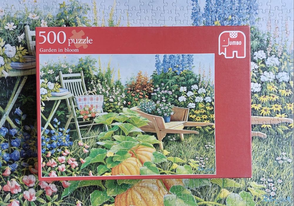 Garden In Bloom - Falcon de luxe puzzle collectible [Barcode 8710126172445] - Main Image 4