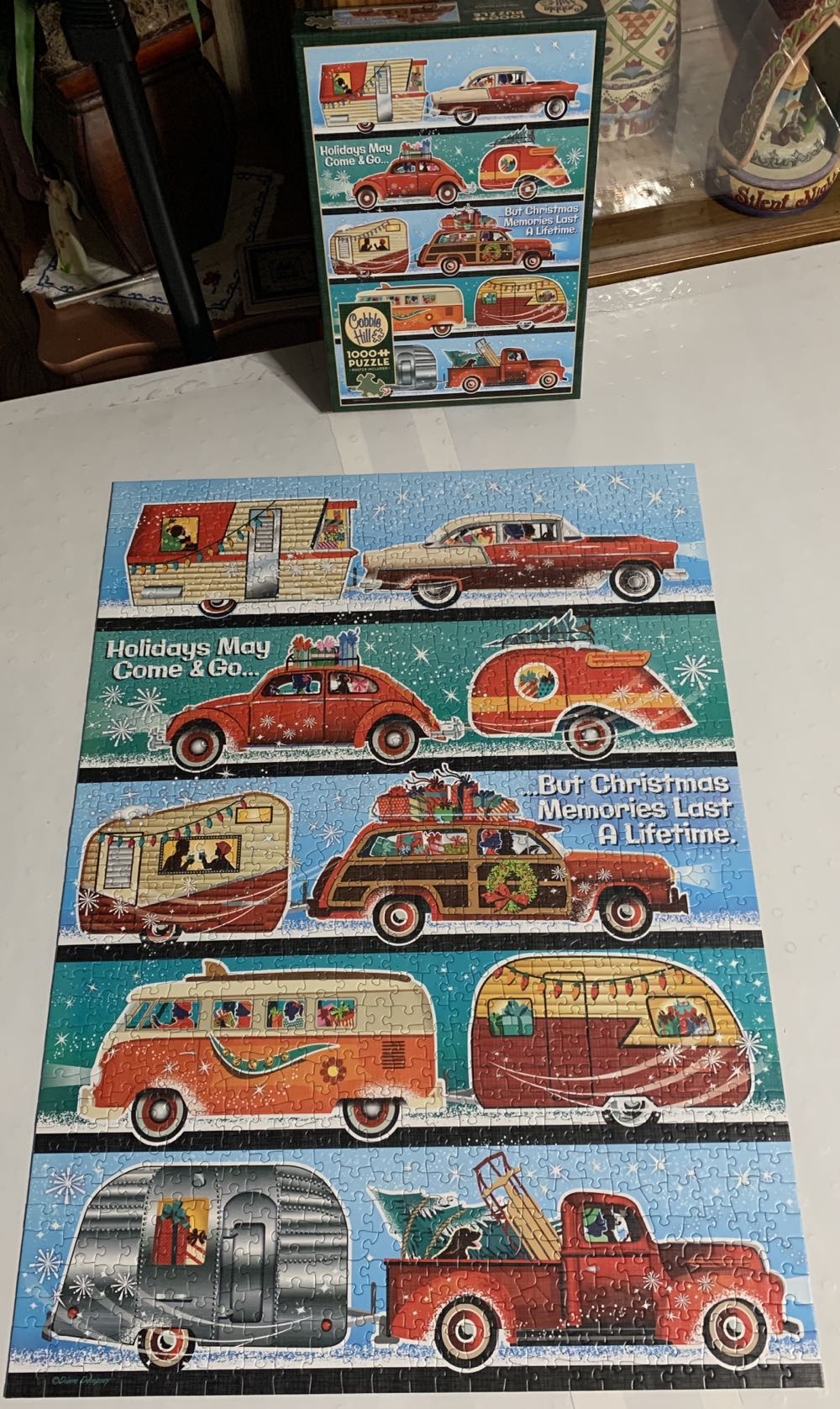 Holiday Hustle - Cobble Hill puzzle collectible [Barcode 625012400107] - Main Image 2