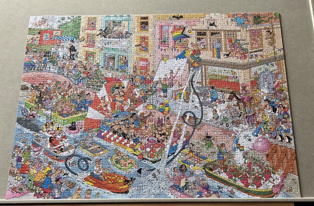 Celebrate Pride - Jumbo 1000 puzzle collectible [Barcode 8710125047607] - Main Image 3