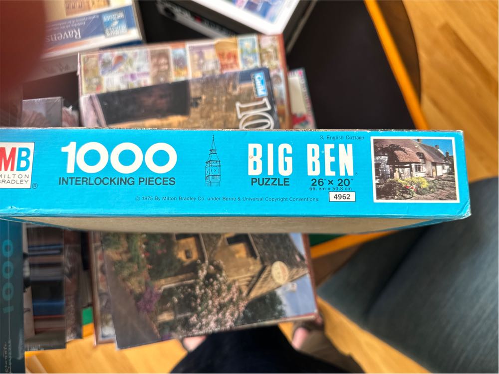 English Cottage - Milton Bradley puzzle collectible - Main Image 2