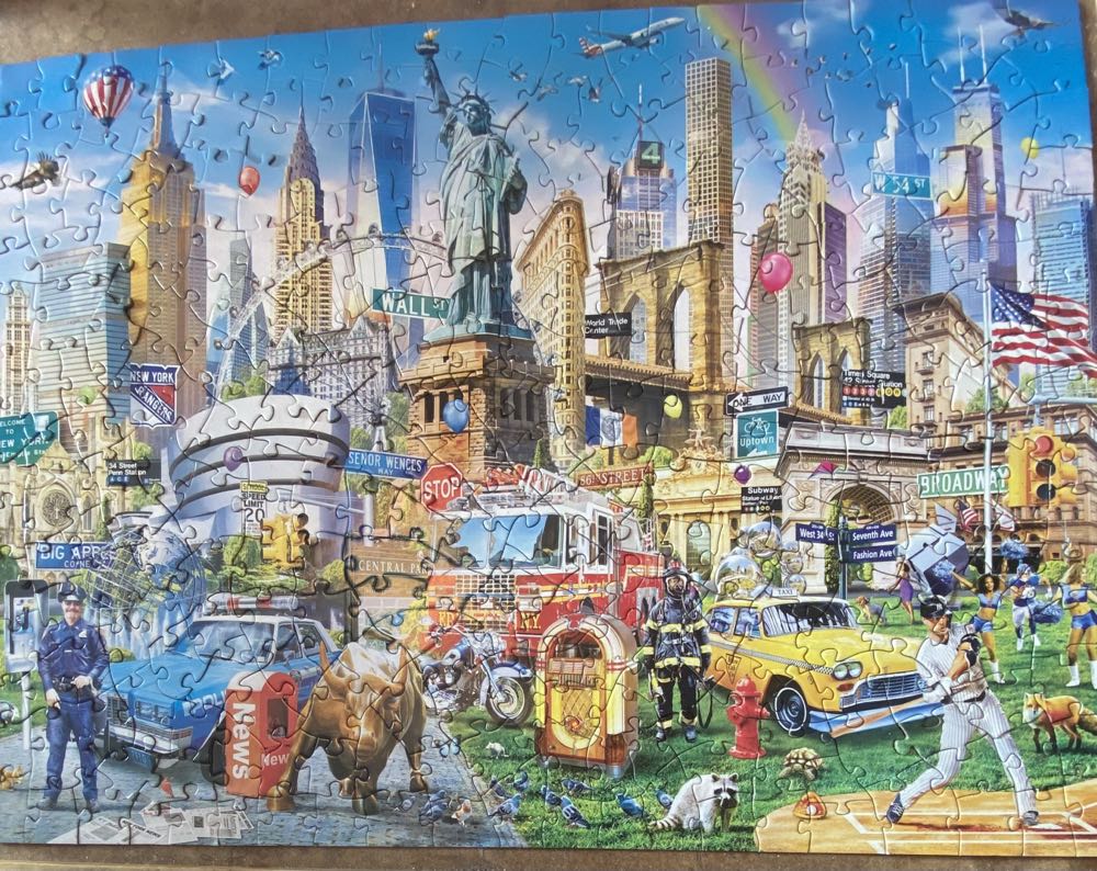 The Big Apple - MasterPieces puzzle collectible [Barcode 705988322792] - Main Image 2