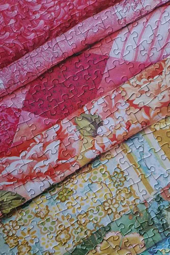 Comfortable Rainbow * Keeper* - Cobble Hill puzzle collectible [Barcode 625012400244] - Main Image 3