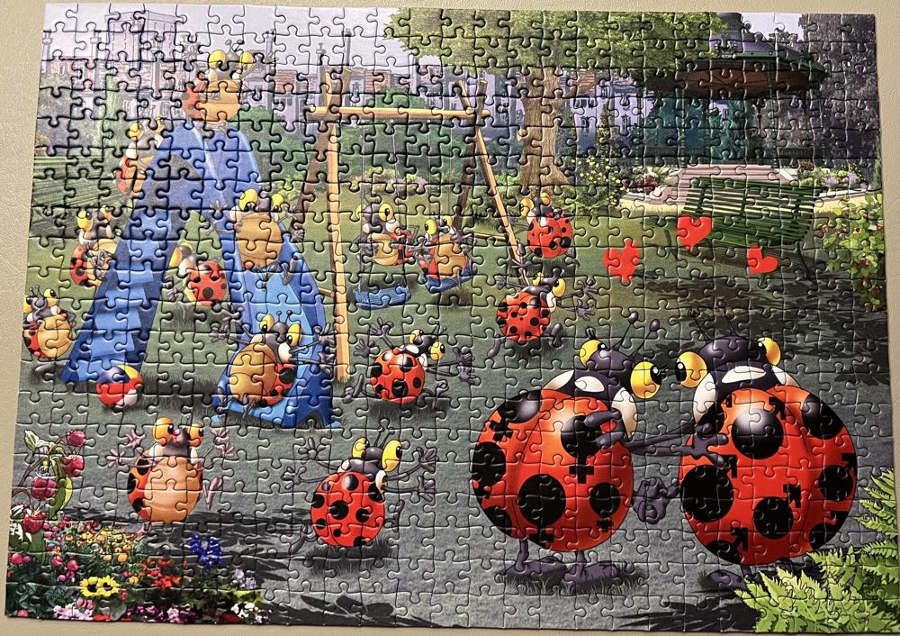 Ladybugs In The Park/Coccinelles 🟦 - Bluebird Puzzle puzzle collectible [Barcode 3663384904721] - Main Image 3
