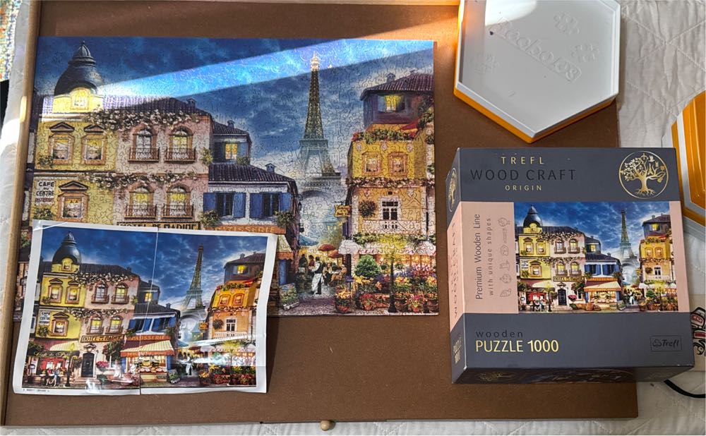 French Alley - Trefl puzzle collectible [Barcode 5900511201420] - Main Image 4