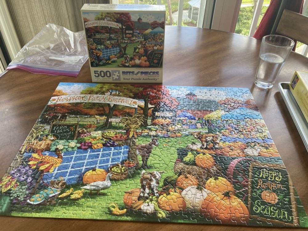 Pumpkin Festival - Bits & Pieces puzzle collectible [Barcode 192949066633] - Main Image 2