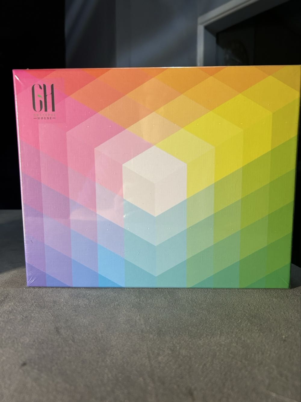 Gradient Cube - Grateful House puzzle collectible - Main Image 2