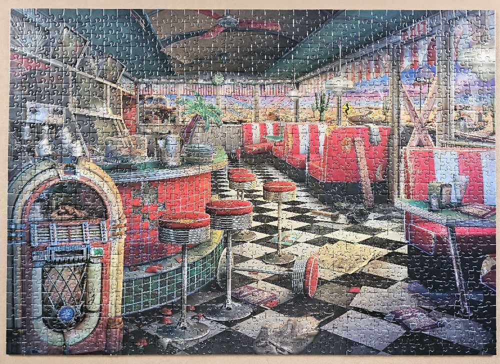Abandoned : Decaying Diner (Jen) - Ravensburger puzzle collectible - Main Image 2