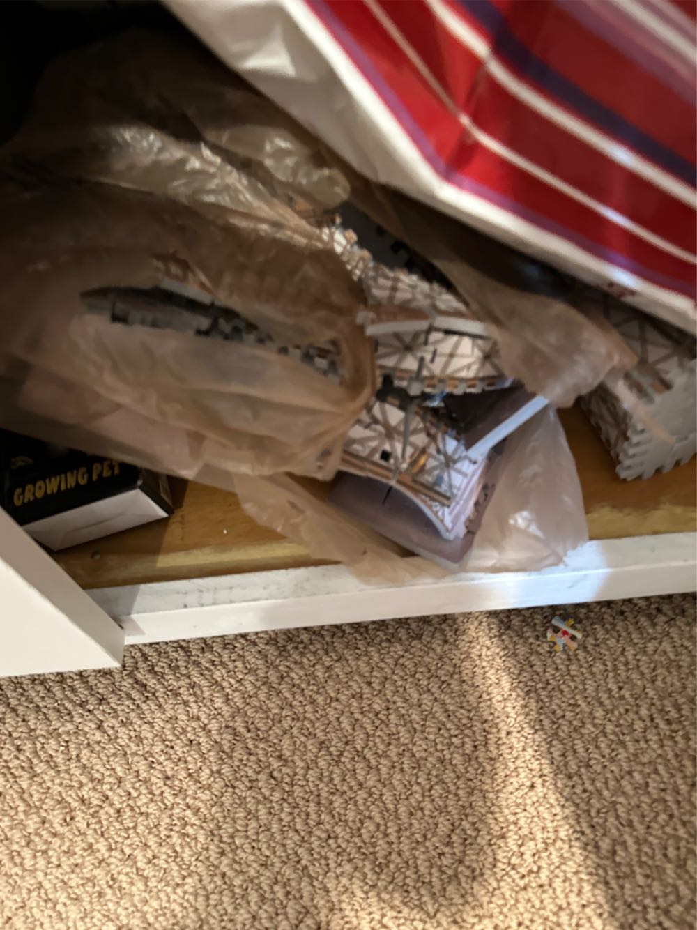 Eiffel Tower - Wrebbit puzzle collectible [Barcode 772666009030] - Main Image 2