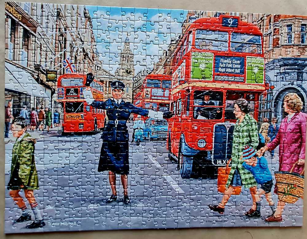 The Builder - Ravensburger 🇬🇧 puzzle collectible [Barcode 4005556147366] - Main Image 2