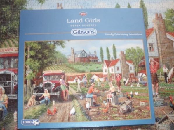 Land Girls - Gibsons 🇬🇧 puzzle collectible [Barcode 5012269061765] - Main Image 4