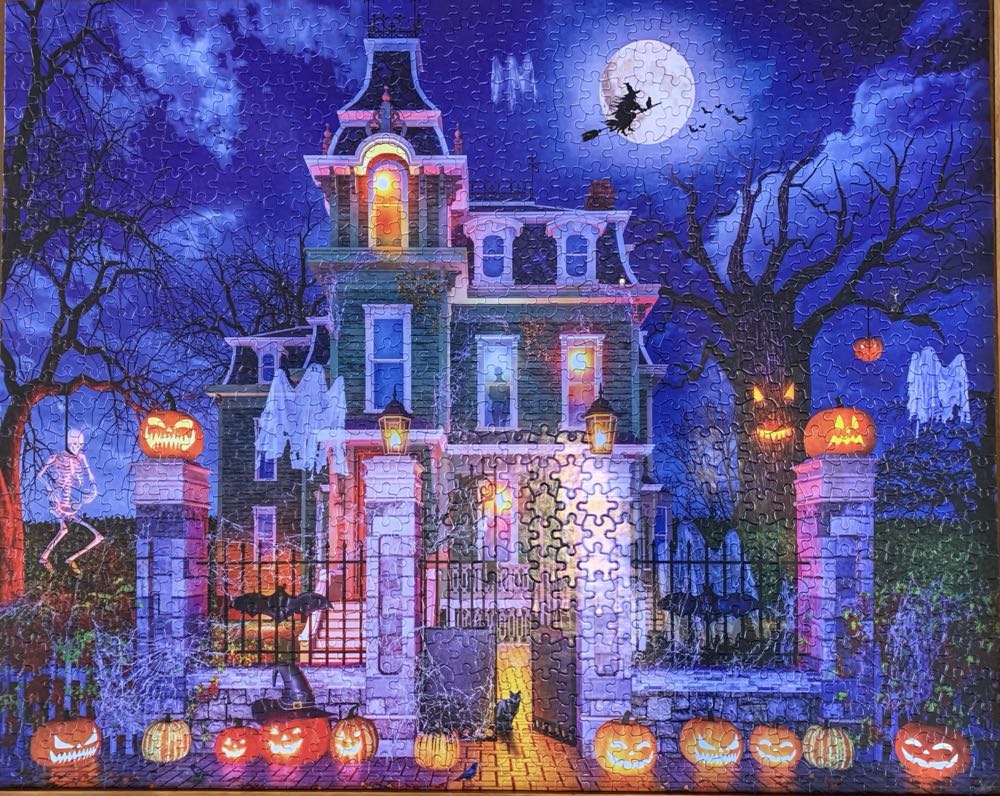 House Of Horror (1 New) - White Mountain puzzle collectible [Barcode 724819266661] - Main Image 3