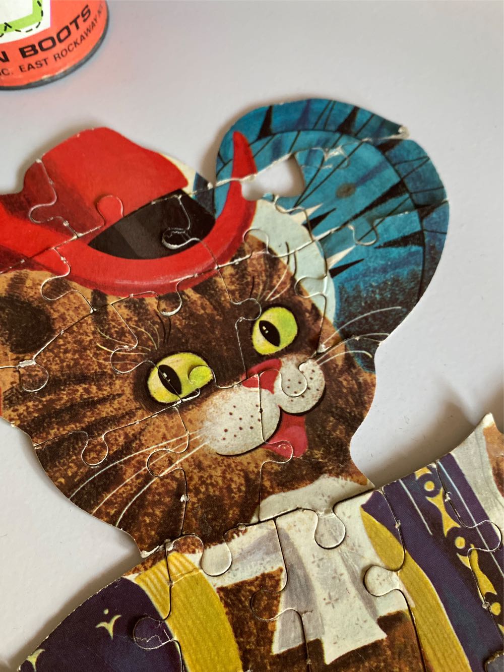 Puss ‘N Boots - HG Toys puzzle collectible - Main Image 2